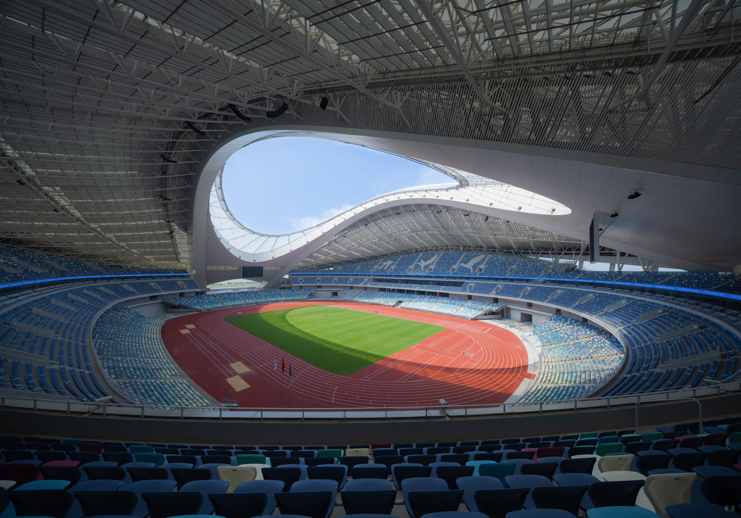 穆勒续约温哥华白浪至2026年，年薪600万欧元